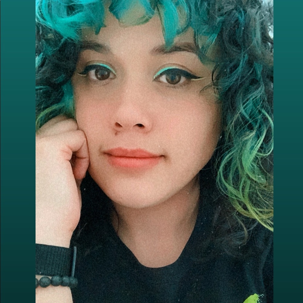 Meet your Posher, Megan